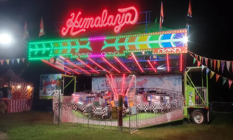 Himalaya amusement ride