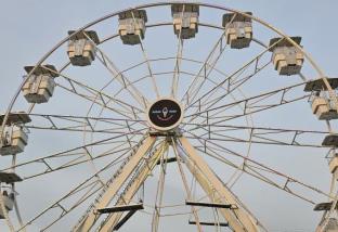 72 FT XL Gondola Ferris Wheel